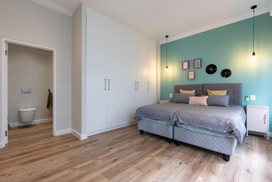 To Let 4 Bedroom Property for Rent in Sea Point Western Cape